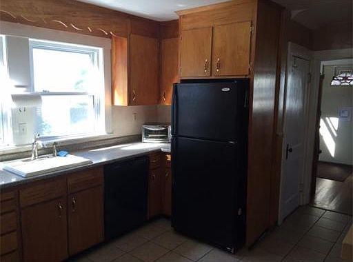 3rd image of 95 Highland Ave