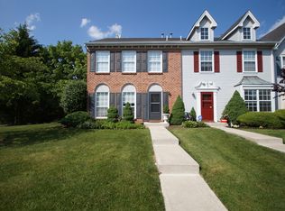 60 Amberly Ct #141, Franklin Park, NJ 08823