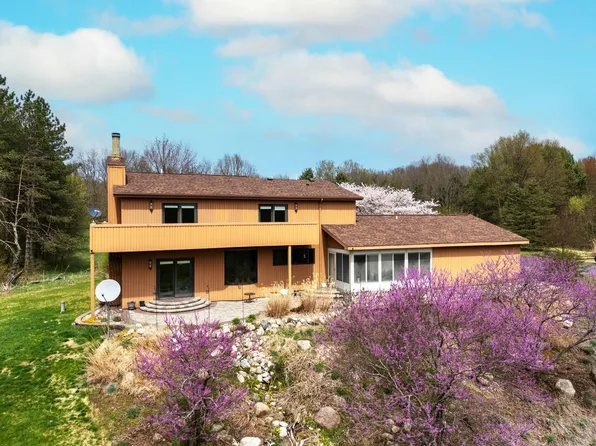 2990 E Baseline Rd, Plainwell, MI 49080