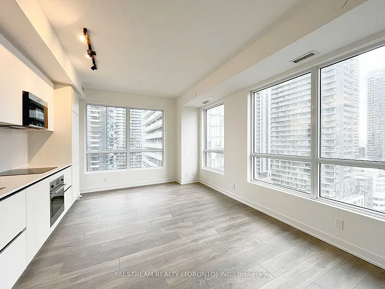 108 Peter St #2206 — Photo 9