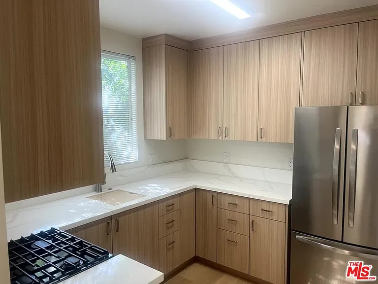 5726 Lemona Ave — Photo 13