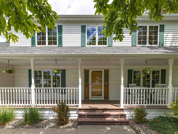 3rd image of 805 Pleasant Dr