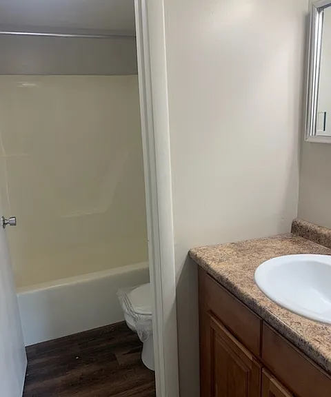 Bayside Country Club Apartments — Photo 20