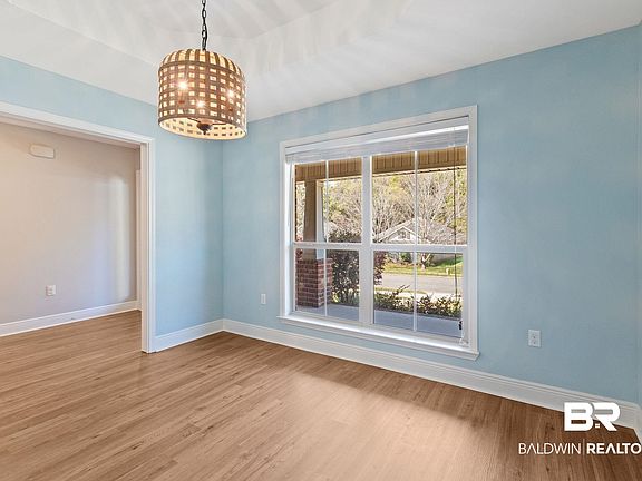 3rd image of 504 Charing Cross St