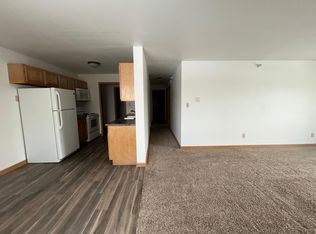 2627 S 17th St APT 301, Grand Forks, ND 58201