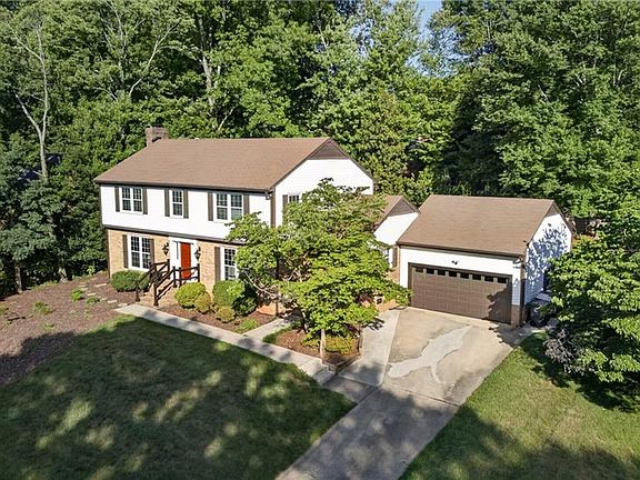 2nd image of 1717 Bearhollow Rd
