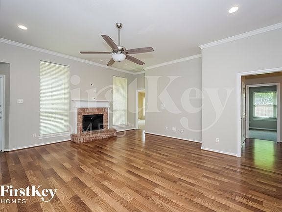 3rd image of 101 Canterbury Dr