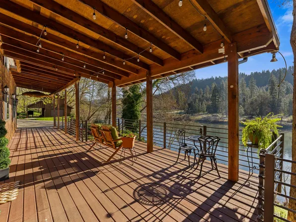 4941 Riverbanks Rd, Grants Pass, OR 97527