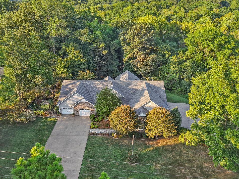 1st image of 659 Cornwall Rd