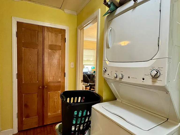 410 S Greensboro St — Photo 16