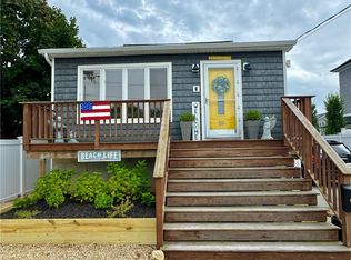 10 Pershing Ave, Babylon, NY 11702