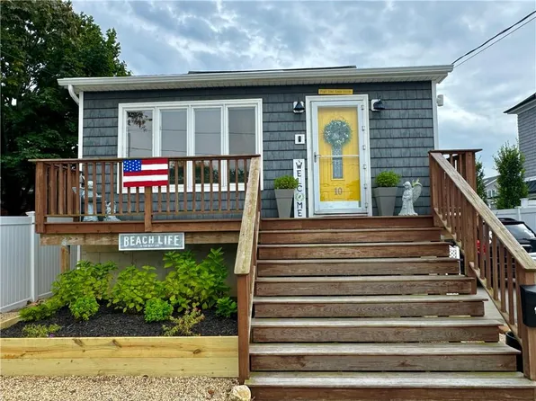 10 Pershing Avenue, Babylon, NY 11702