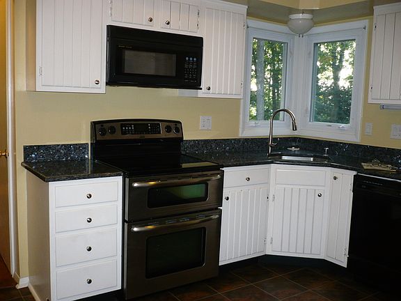 3rd image of 6003 Larkspur Dr