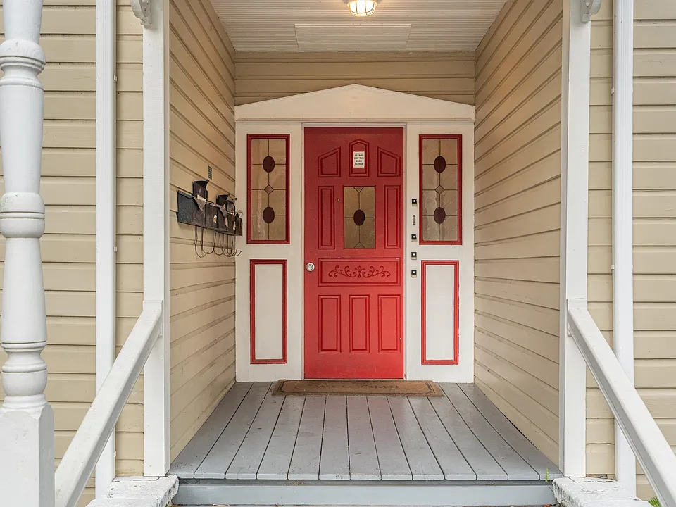 25 Desoto Pl #3