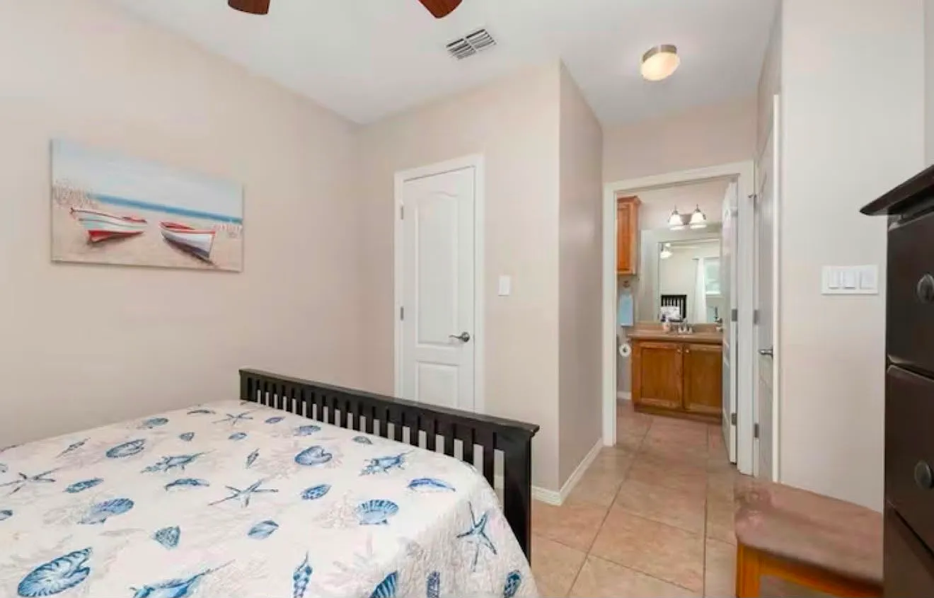 2 bed, 1069 sqft, $4,500 — Photo 2