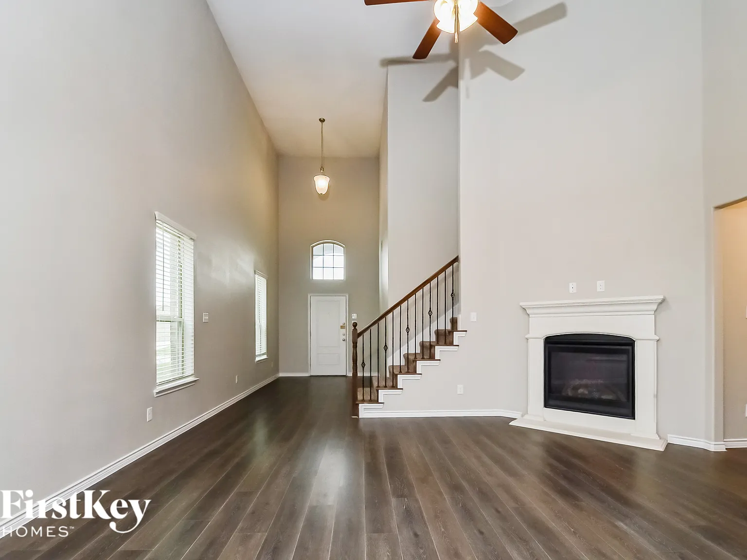 4 bed, 3.5 bath, 2417 sqft, $2,900 — Photo 4