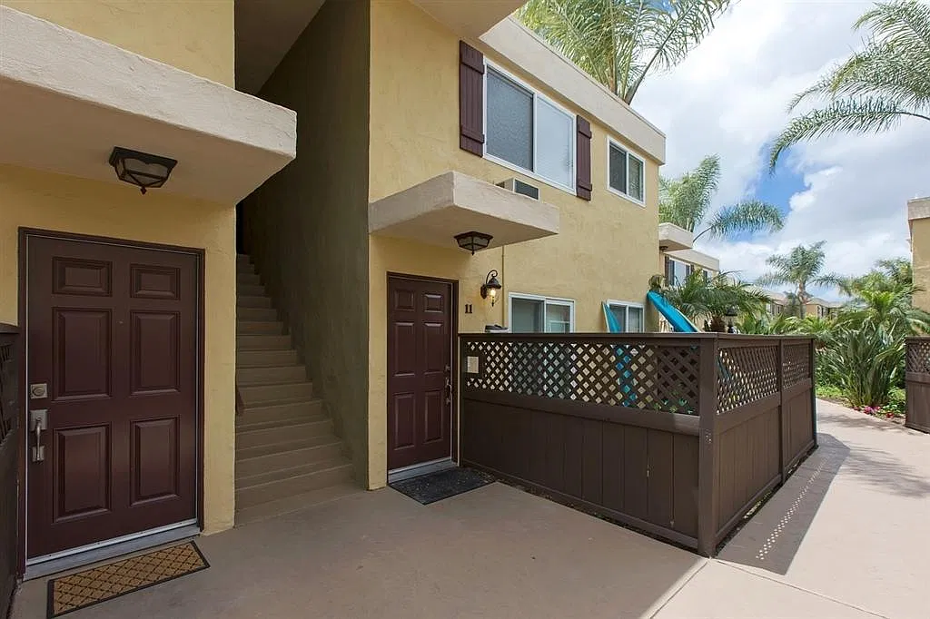 2 bed, 775 sqft, $2,450 — Photo 2