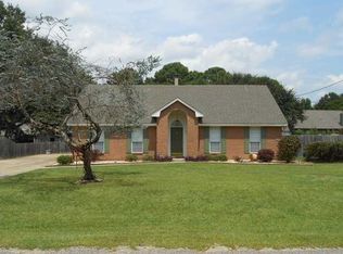 8 Shawnee Dr, Wetumpka, AL 36092