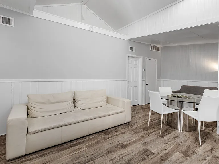 89 Jobs Ln #4 — Photo 5
