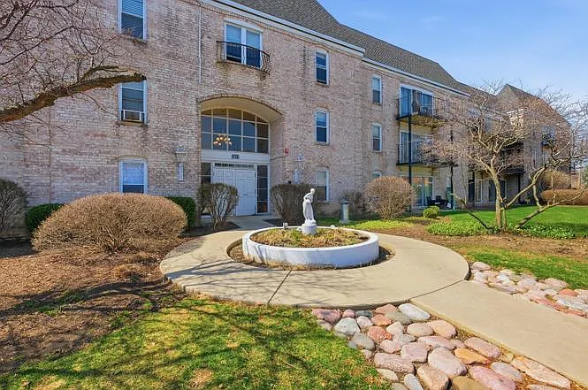1 bed, 800 sqft, $1,800 — Photo 2