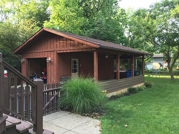 5th image of 527 Woodbine Dr