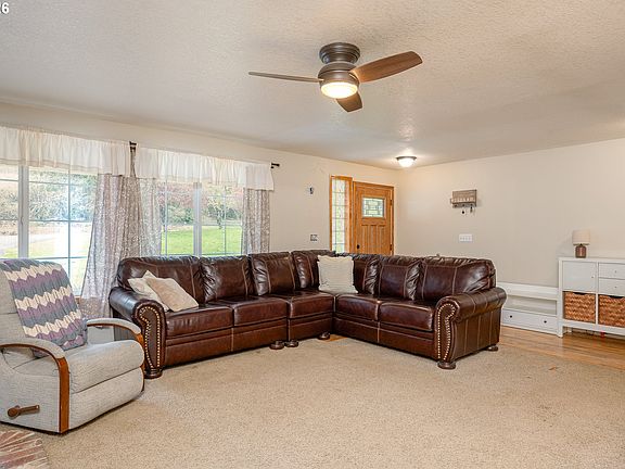 2nd image of 20515 NE 267th St