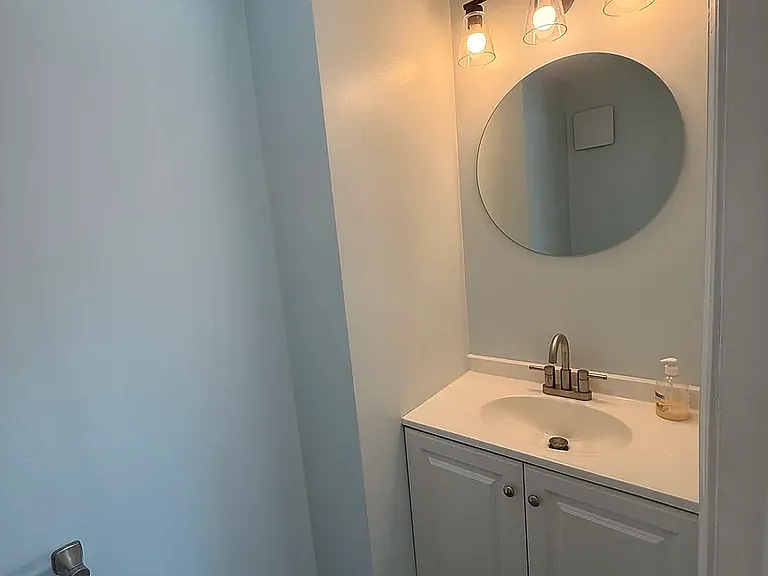 1230 Smyth Rd #2 — Photo 7