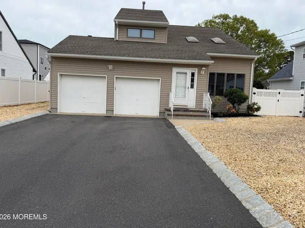 7 Crowder Drive, Toms River, NJ 08753