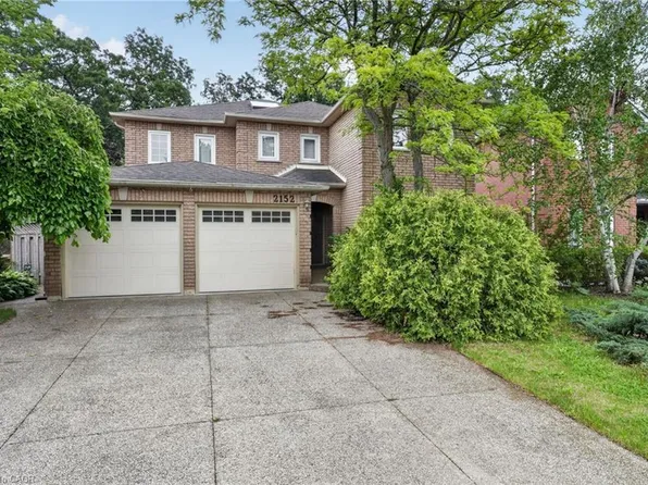 2152 Grand Ravine Dr, Oakville, ON L6H 6B3