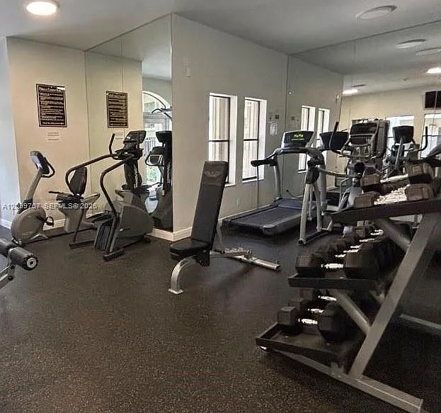 Hollywood Parc Condominiu — Photo 4