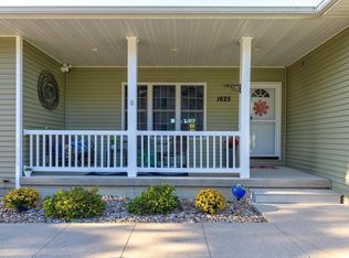 1625 Pleasant Valley Dr, Waterloo, IA 50701