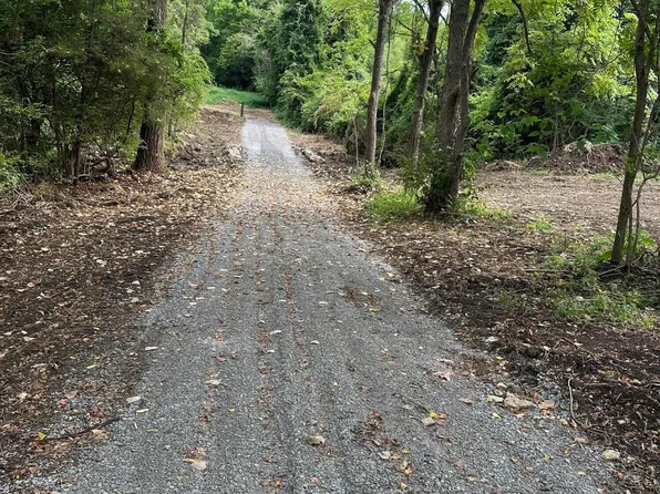 1340 Townsend Valley Rd, Paris, KY 40361