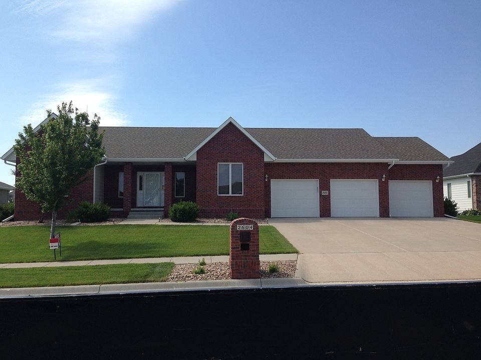 1st image of 2604 W 48th St