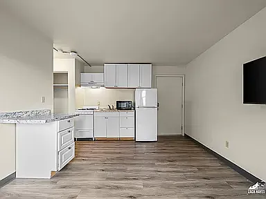 618 Gambell St #31 — Photo 18