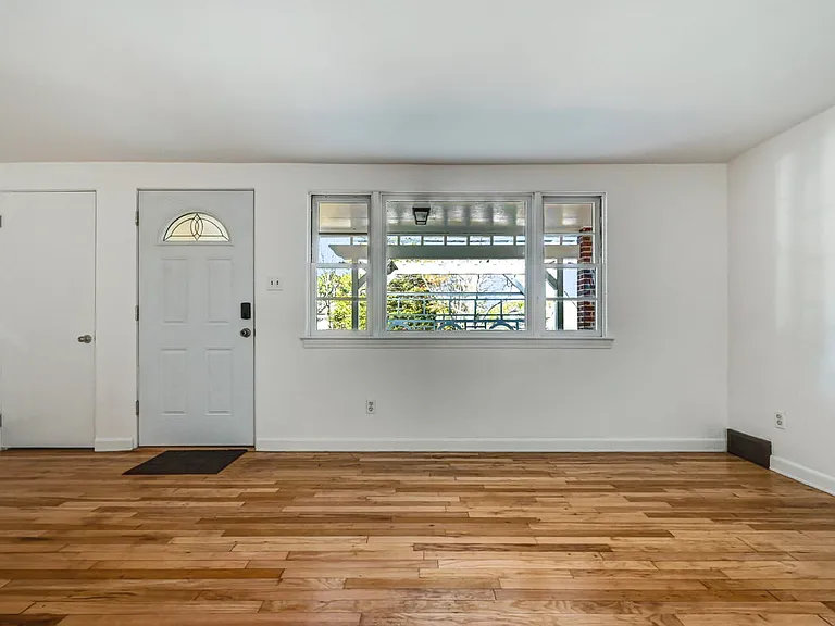 819 Fairview Ave — Photo 7