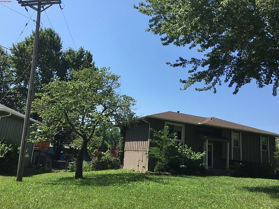 2nd image of 1301 SE 19th St