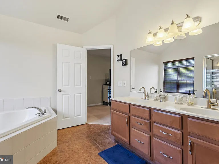 728 Farmhouse Rd — Photo 36