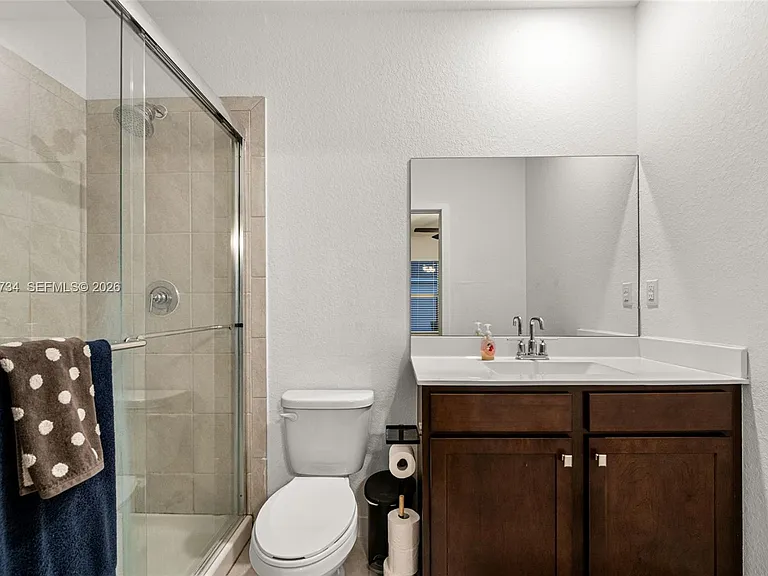 525 NE 6th Pl — Photo 19