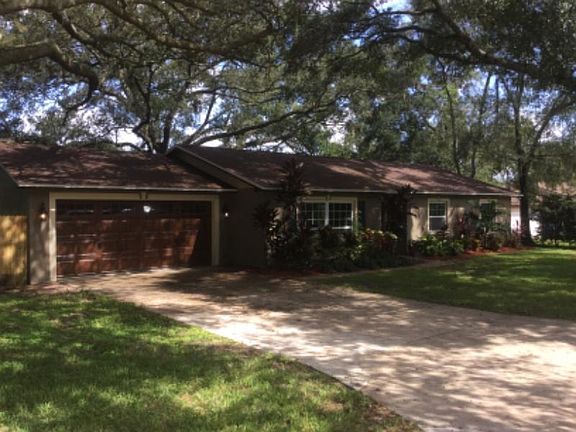 3rd image of 1718 Silverwood Dr