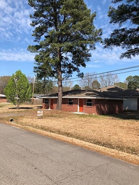 1st image of 2405 Memorial Dr