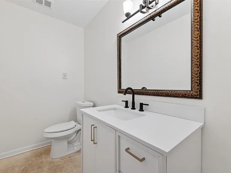 500 N Post Oak Ln — Photo 43