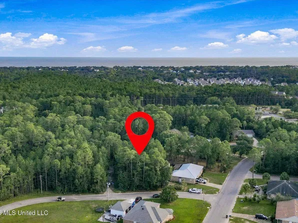 Greenwood Dr, Pass Christian, MS 39571