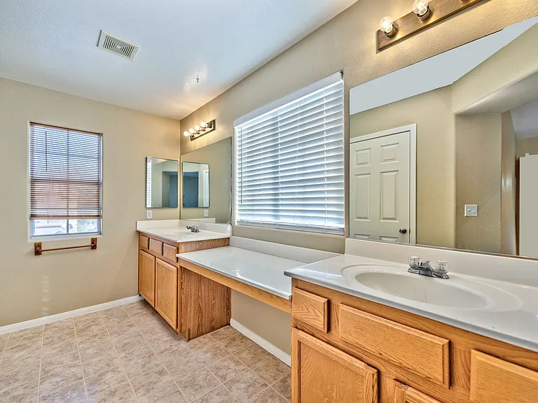 9926 Star Lake Ave — Photo 13