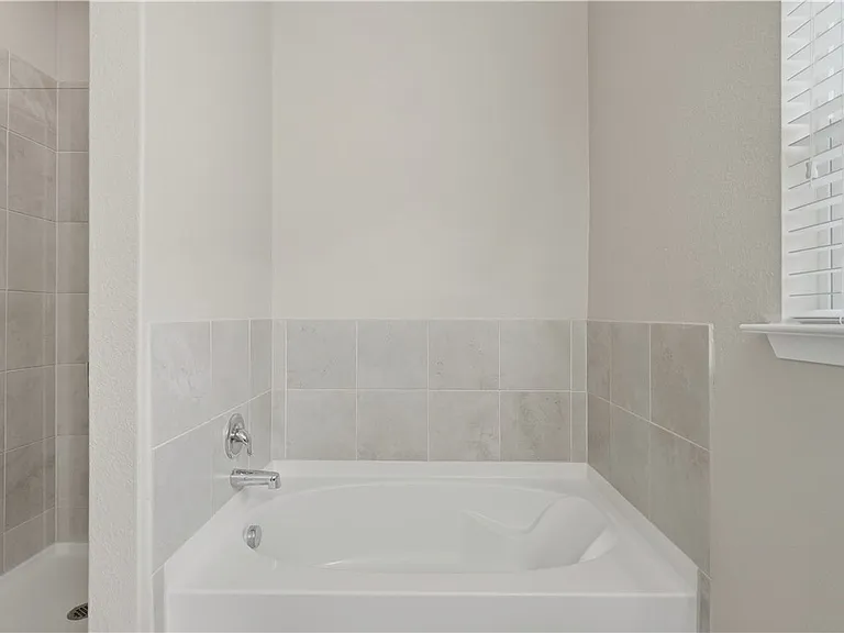 140 Fabarm Ln — Photo 15