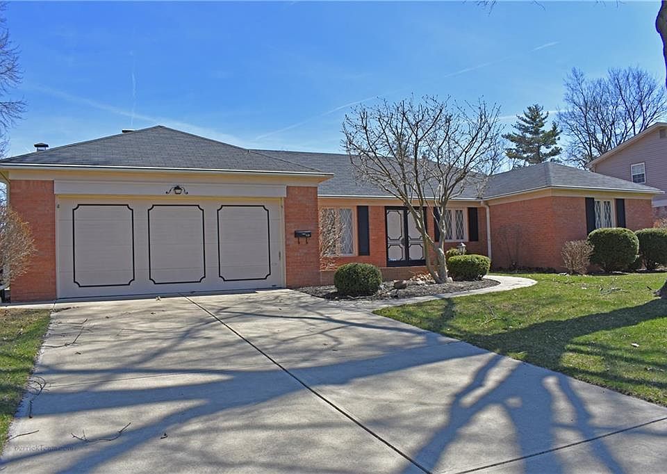 1st image of 829 Fernwood Ct