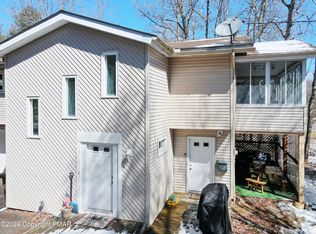 1708 Glade Dr, Long Pond, PA