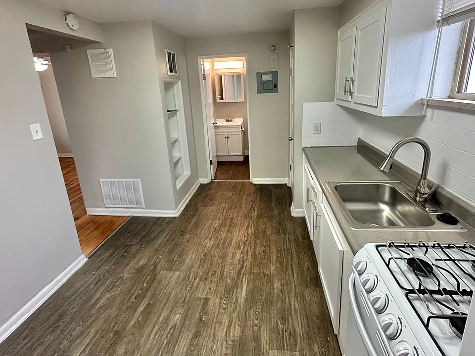 1495 Balsam