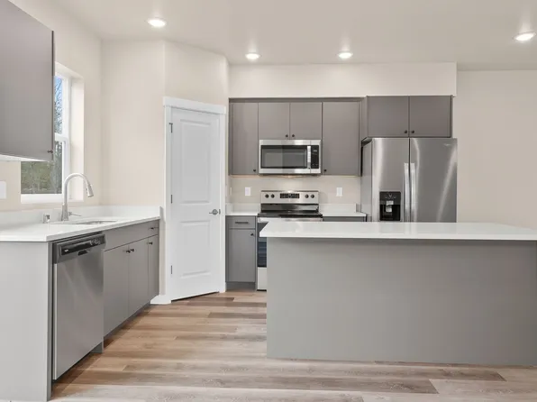 2820 Shore Pine Place - Schedule a tour today!, 2820 Shore Pine Pl #103, Blaine, WA 98230