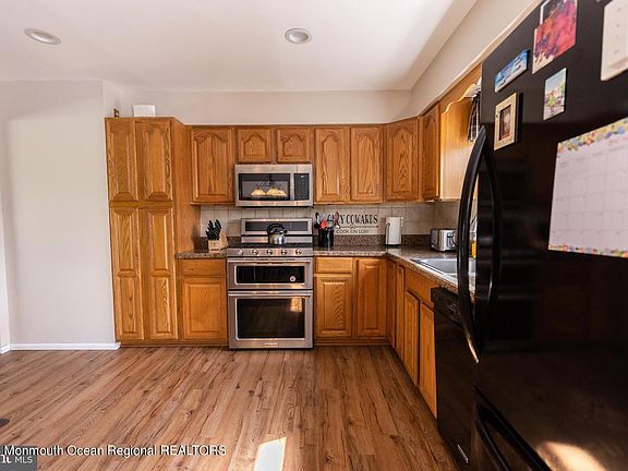 3rd image of 600 Sunshine Court