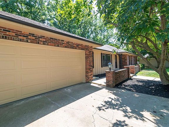 3rd image of 1109 Mockingbird Ct